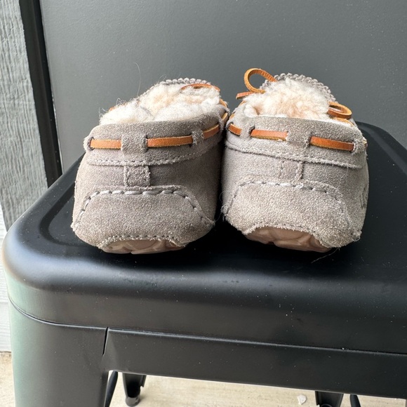 UGG Ansley Gray Suede Moccasin Slippers - Picture 8 of 9